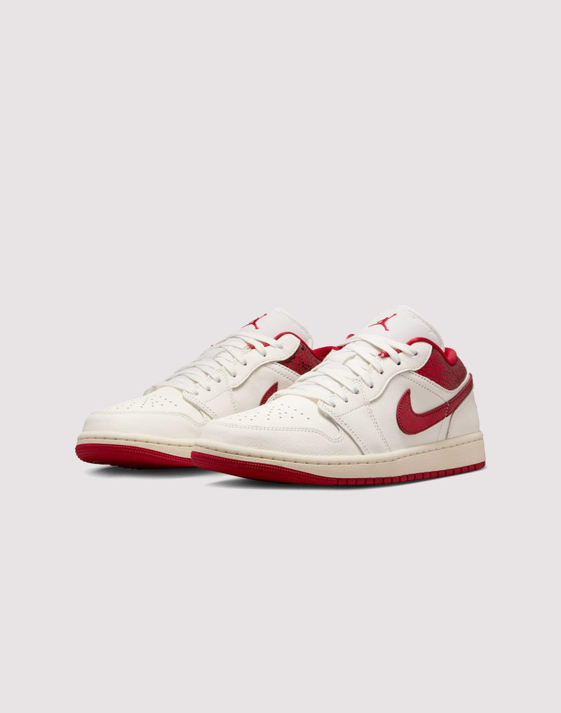 Jordan 1 Low SE 