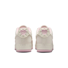 W Nike Air Force 1 '07 LX "Valentine'S Day" - HV5992-111