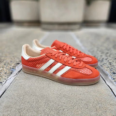 ADIDAS GAZELLE INDOOR GLOW RED AMB OWHIT