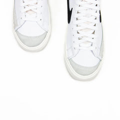 WMNS Nike Blazer Mid ‘77 White Black Sail Sneaker Shoe Trainer