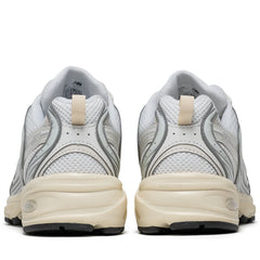 New Balance 530 - Silver Metallic/Linen