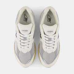 2002R Mens Running Shoes (White/Beige)