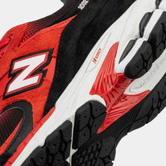 2002R Mens Running Shoes (True Red/Black)