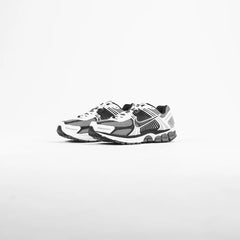 Nike Zoom Vomero 5 SE SP Dark Grey Black White Sail Silver CI1694-001 Sneaker Shoe Trainer