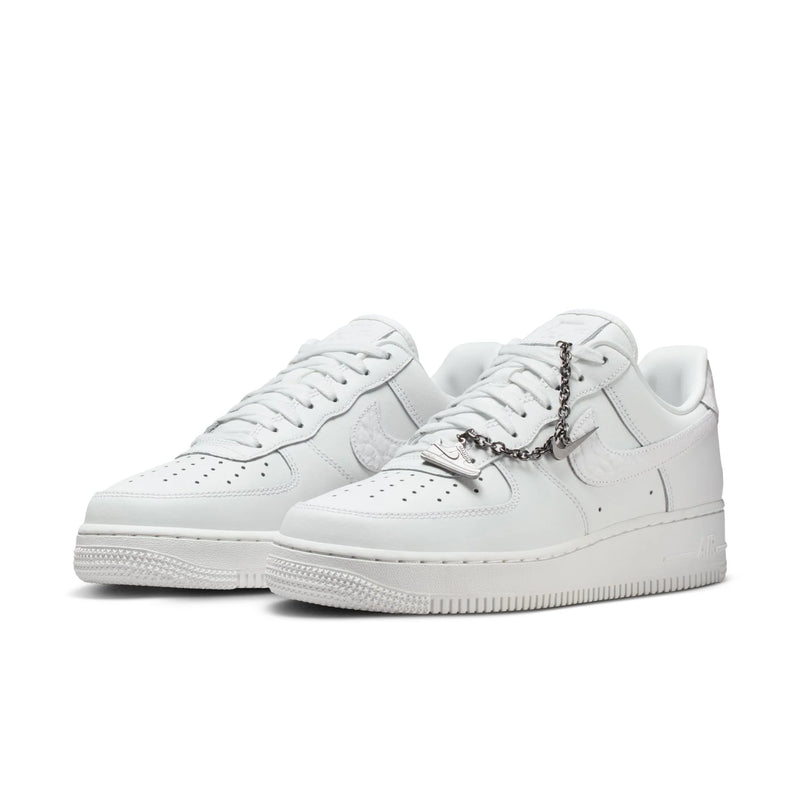 WMNS Nike Air Force 1 '07 LO (Summit White/Summit White)