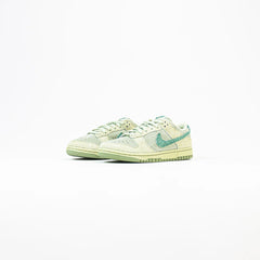 WMNS Nike Dunk Low Olive Aura Bicoastal Oil Green HJ7291-371 Sneaker Shoe Trainer