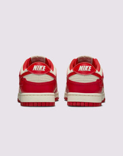 Nike Dunk Low "Roses"