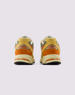 New Balance 2002R