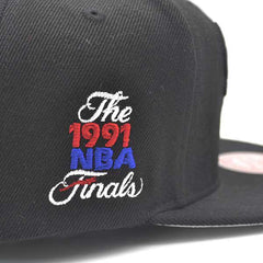 Mitchell And Ness Chicago Bulls 1991 NBA Finals Black White Red Patch Snapback