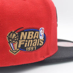 Mitchell And Ness Chicago Bulls '97 NBA Finals Red Black White Patch Snapback
