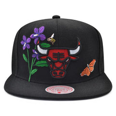 Mitchell And Ness Chicago Bulls FLOWER TIME Black Red Gray Patch Snapback Hat