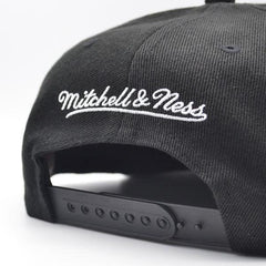 Mitchell And Ness Chicago Bulls FLOWER TIME Black Red Gray Patch Snapback Hat