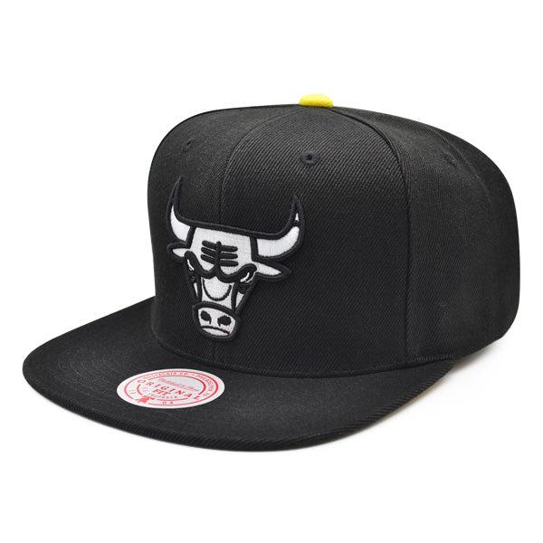 Mitchell And Ness Chicago Bulls LIGHTNING HOOK Black Cyber Yellow Patch Snapback