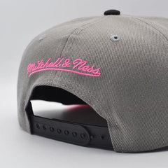 Mitchell And Ness Chicago Bulls NEON LIGHTS Gray Black Pink Patch Snapback Hat