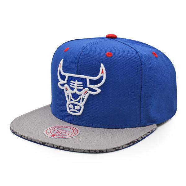 Mitchell And Ness Chicago Bulls NBA CONCRETE EDGE Royal Gray Red Patch Snapback