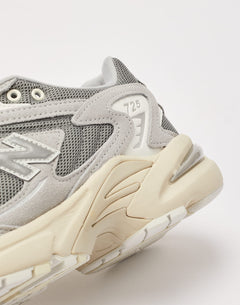 New Balance 725V1