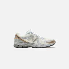 New Balance 860v2 - Sea Salt / Gold Metallic