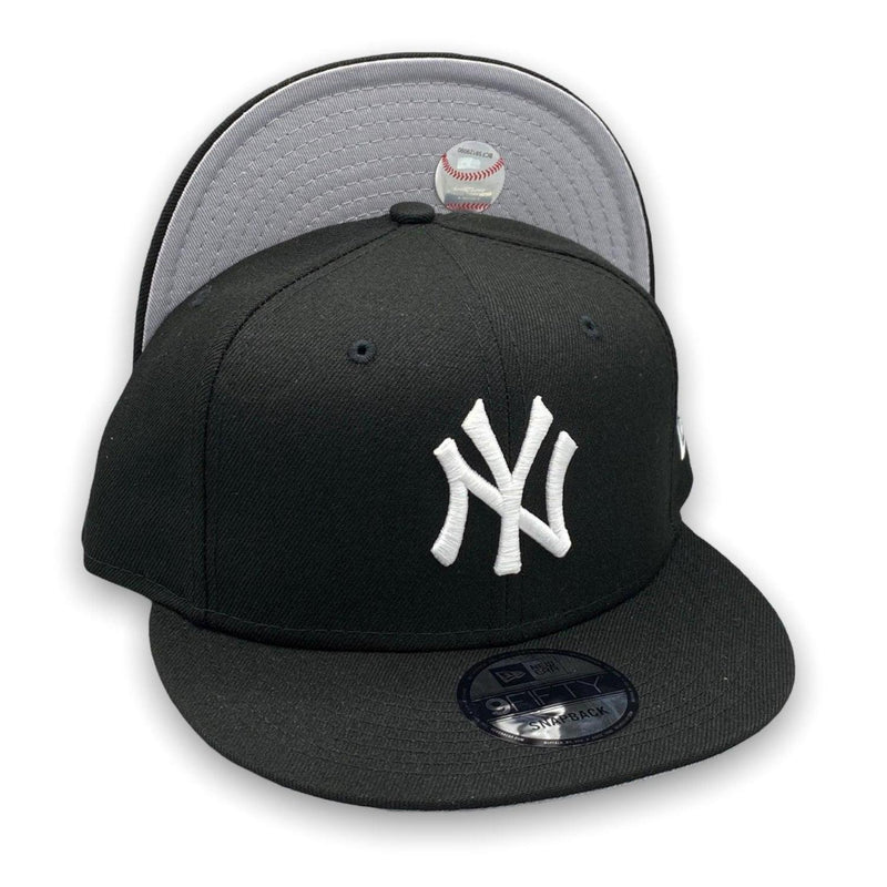 New Era NY Yankees Basic Black White Grey 9Fifty 950 Patch Snapback Cap Hat