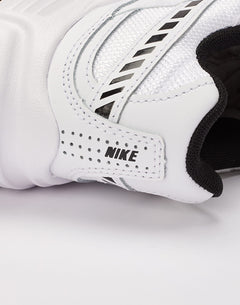 Nike Initiator