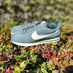 Nike Cortez VINTAGE GREEN Sail White Navy Blue FZ3594-338 Sneaker Shoe Trainers