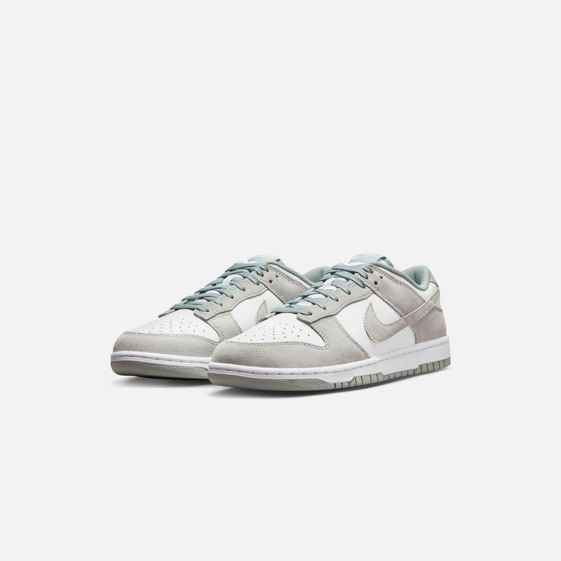Nike Dunk Low Retro SE - White / Light Pumice