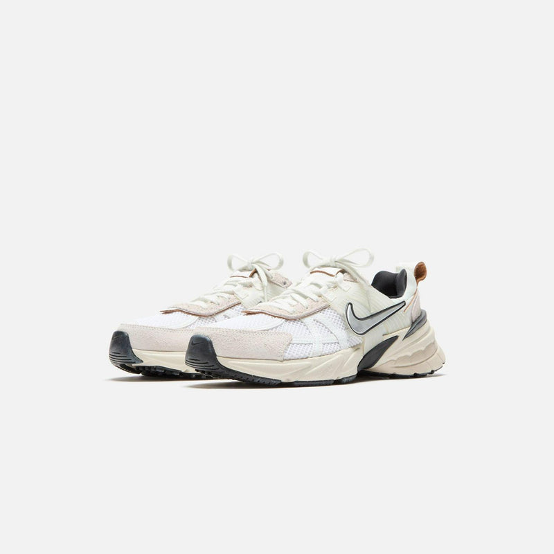 WMNS Nike V2K Run Summit White Chrome nkfn6703-100 Shoe Sneaker Trainer