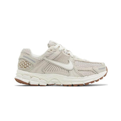 Wmns Nike Zoom Vomero 5 Orewood Brown Sail White Silver Gum FZ3780-101 Sneaker