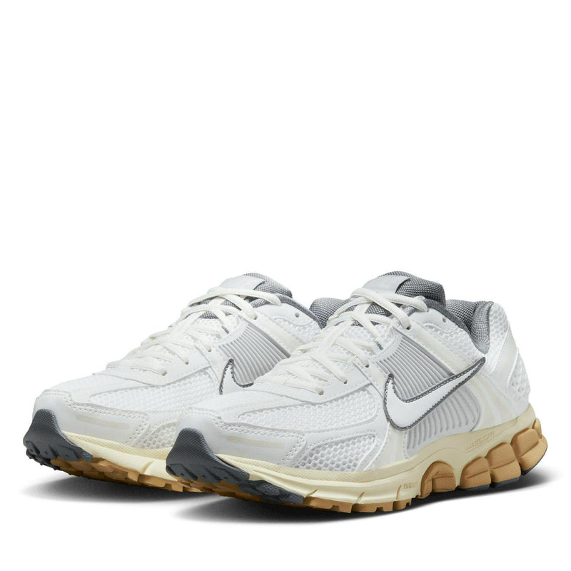 Wmns Nike Zoom Vomero 5 Summit White Pure Platinum Grey Brown FJ2028-101 Sneaker