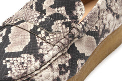 WMNS Clarks Wallabee Loafer Grey Snake Leather 26178222 Casual Boat Shoes