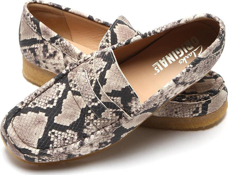 WMNS Clarks Wallabee Loafer Grey Snake Leather 26178222 Casual Boat Shoes