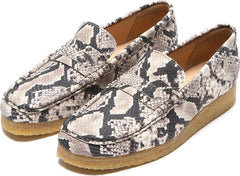 WMNS Clarks Wallabee Loafer Grey Snake Leather 26178222 Casual Boat Shoes