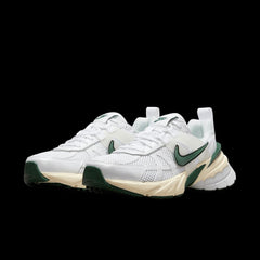 Wmns Nike V2K Run PLATINUM TINT PHOTON DUST FIR Green Black FD0736-101 Sneaker