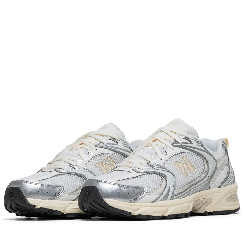 New Balance 530 - Silver Metallic/Linen