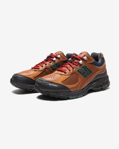 NEW BALANCE 2002R - BROWN/ TEAMRED