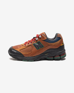 NEW BALANCE 2002R - BROWN/ TEAMRED