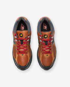 NEW BALANCE 2002R - BROWN/ TEAMRED